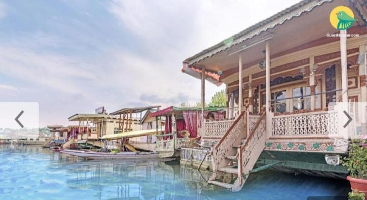 ホテル New Minar Group Of Houseboats Srīnagar エクステリア 写真