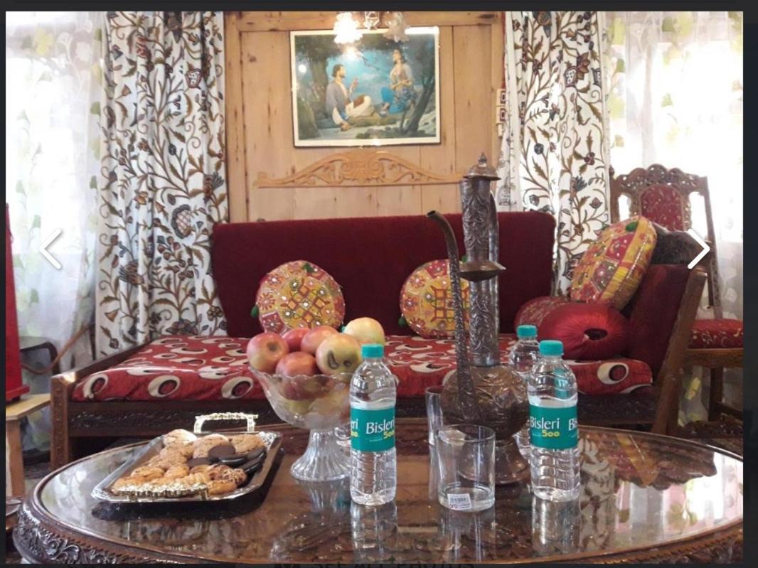 ホテル New Minar Group Of Houseboats Srīnagar エクステリア 写真