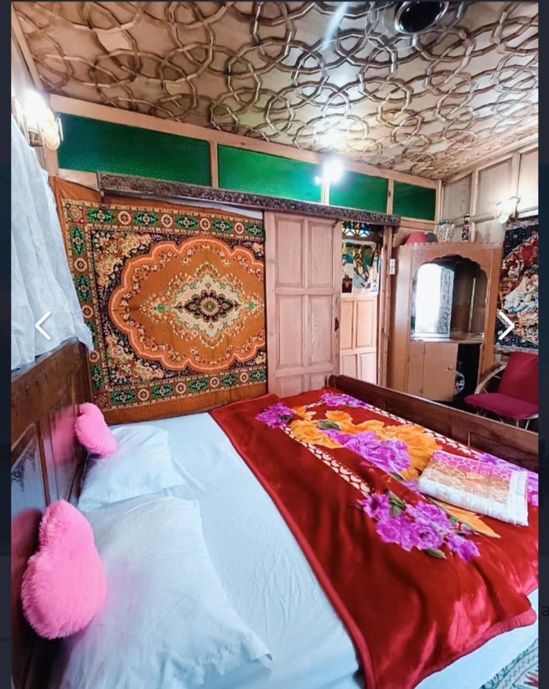 ホテル New Minar Group Of Houseboats Srīnagar エクステリア 写真