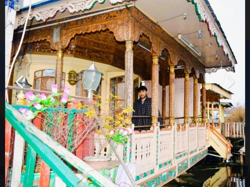 ホテル New Minar Group Of Houseboats Srīnagar エクステリア 写真