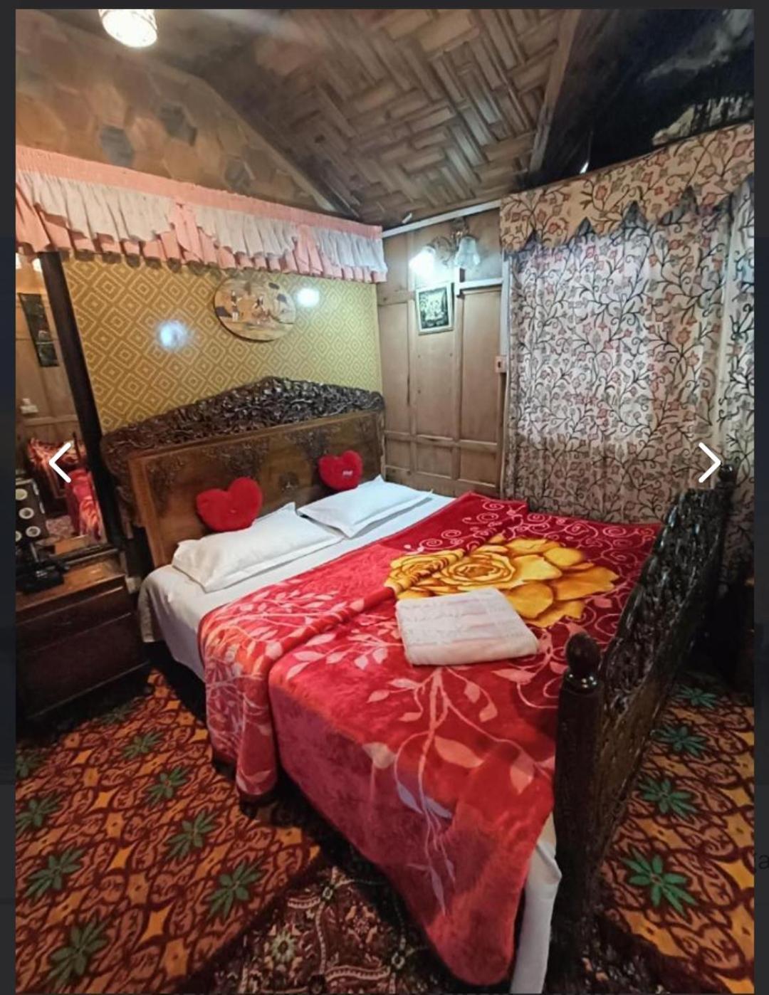 ホテル New Minar Group Of Houseboats Srīnagar 部屋 写真